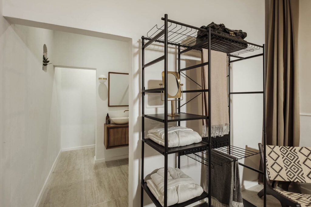 One_Bedroom_EllulLiving-n23 (3)