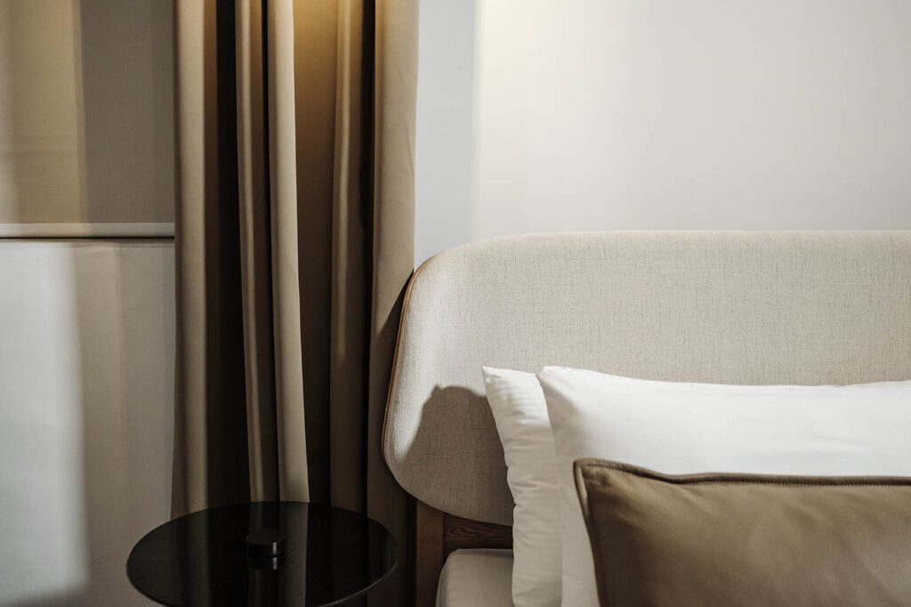 One_Bedroom_EllulLiving-n23 (9)