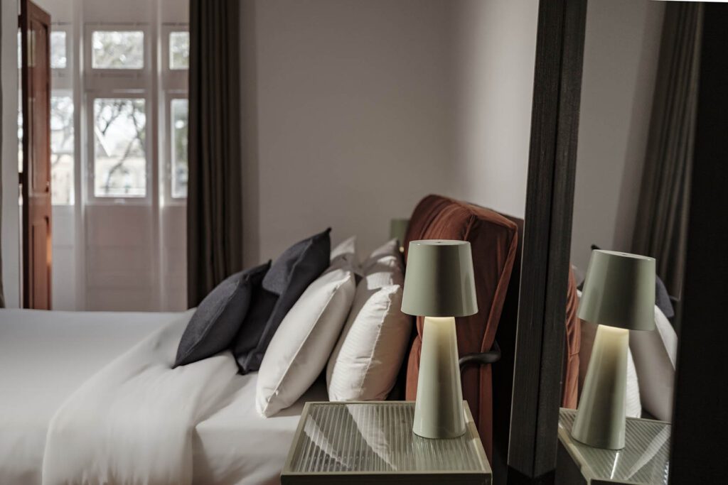 Two_Bedroom_EllulLiving-1A (14)